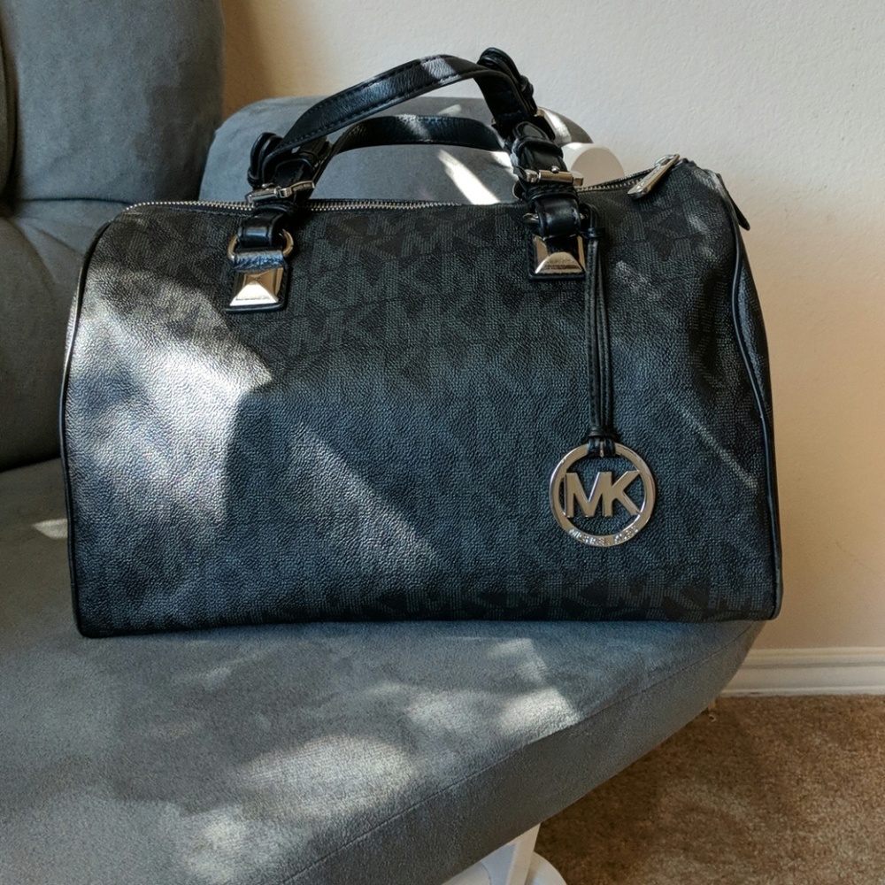 Large black Michael Kors Grayson